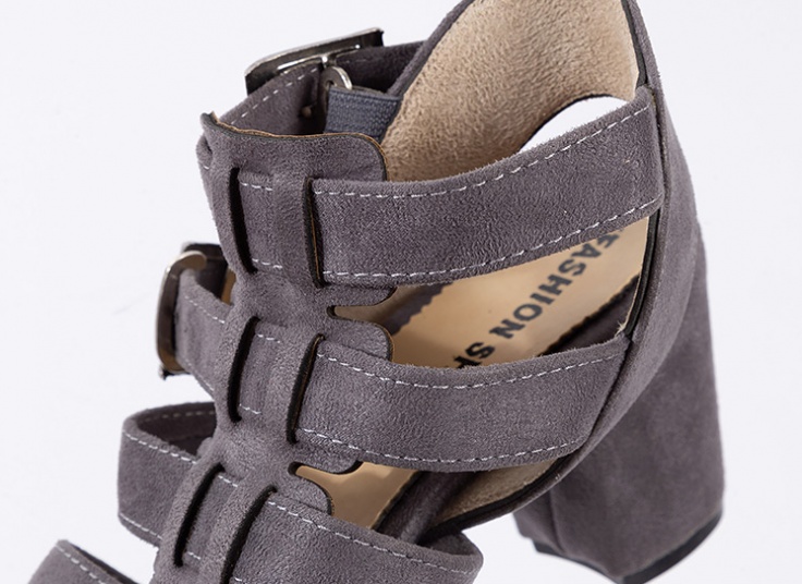 صندل پاشنه دار زنانه