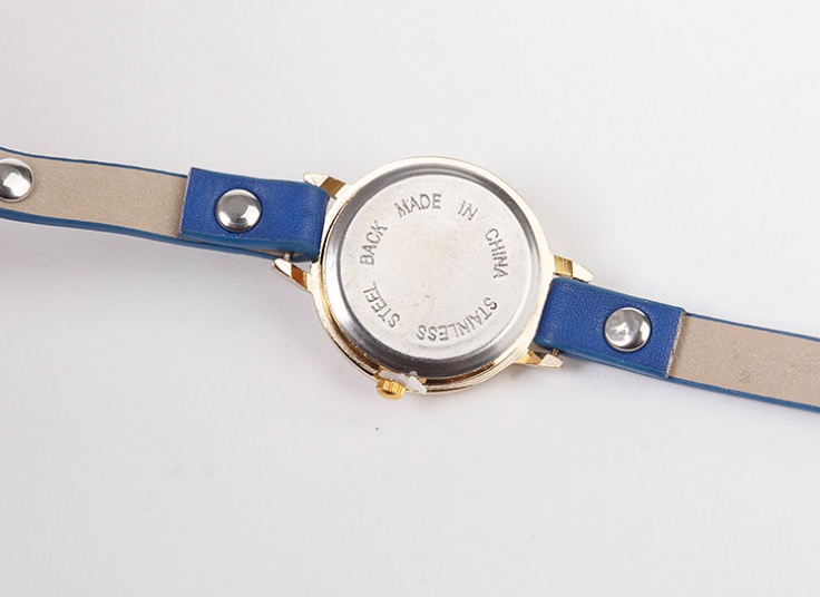 ساعت دستبندی زنانه LOVE