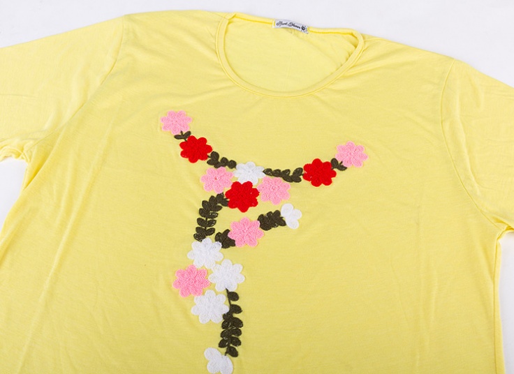 تیشرت زنانه گلدوزی شده Petal