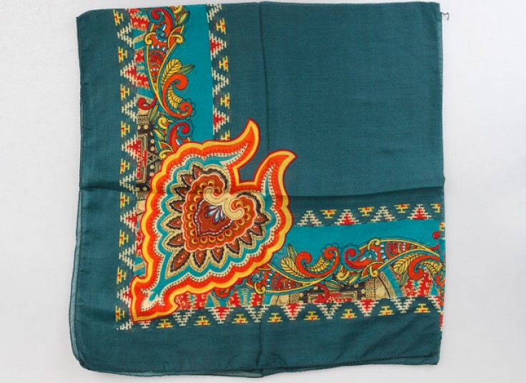 روسری قواره دار Glosbe