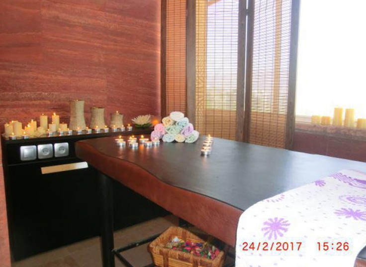 پکیج پاکسازی و ماساژ سالن مینا مرادی