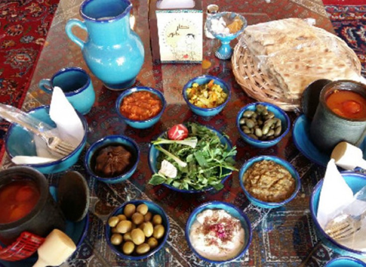 دیزی لذیذ سنتی در رستوران نگار خاتون