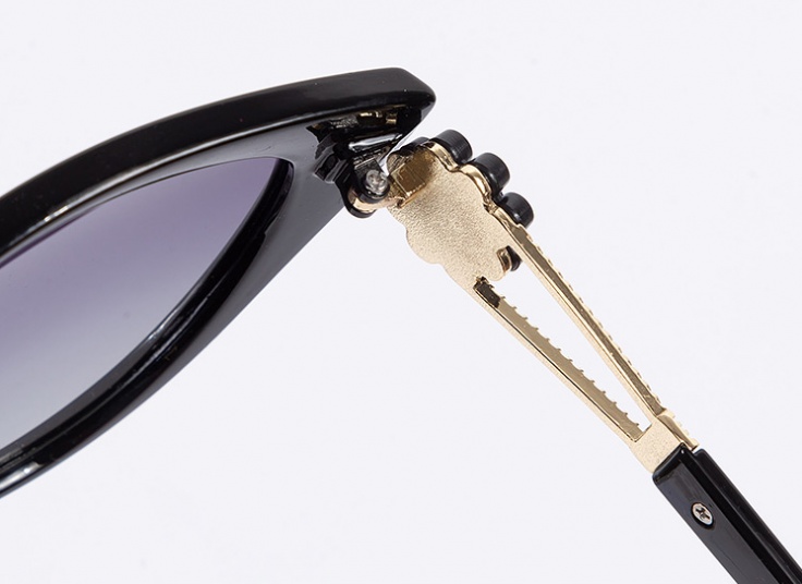 عینک زنانه Manchini