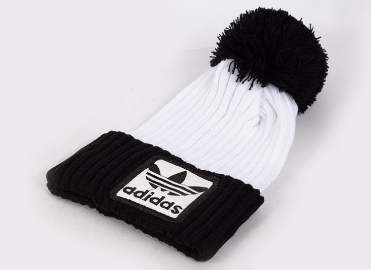 کلاه بافت طرح adidas