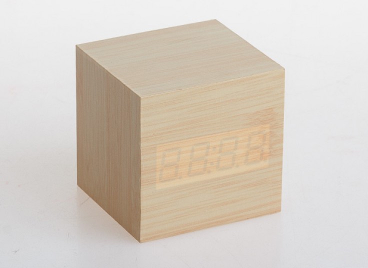 ساعت مربع رومیزی Wooden Clock