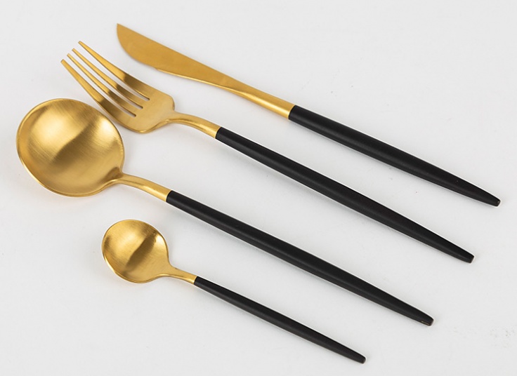 ست چهار پارچه قاشق چنگال طلایی