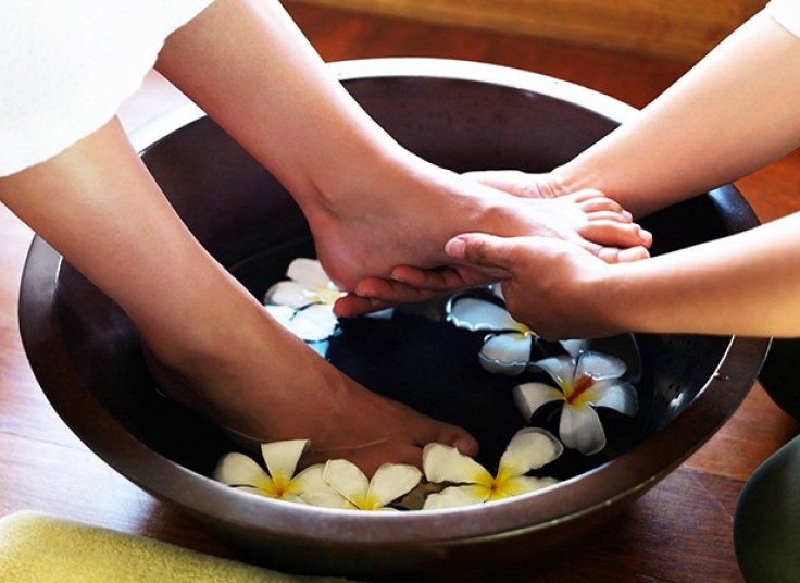 پکیج پاکسازی صورت و  پارافین تراپی آیسان