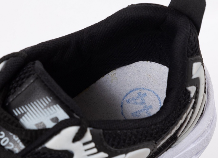 کتانی ورزشی مردانه طرح New Balance