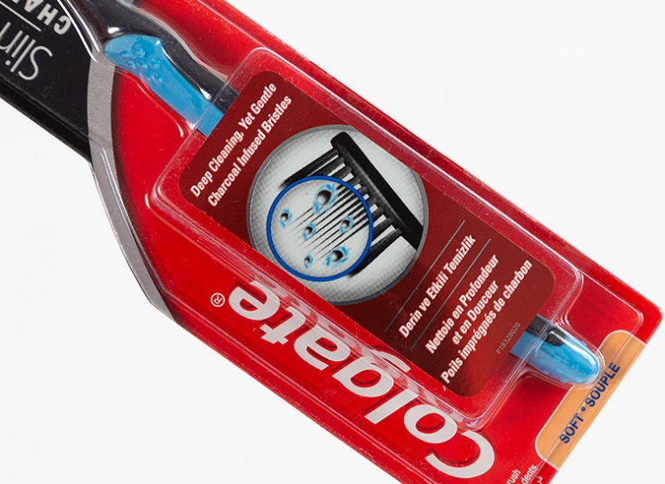 مسواک ذغالی Colgate Slim Soft