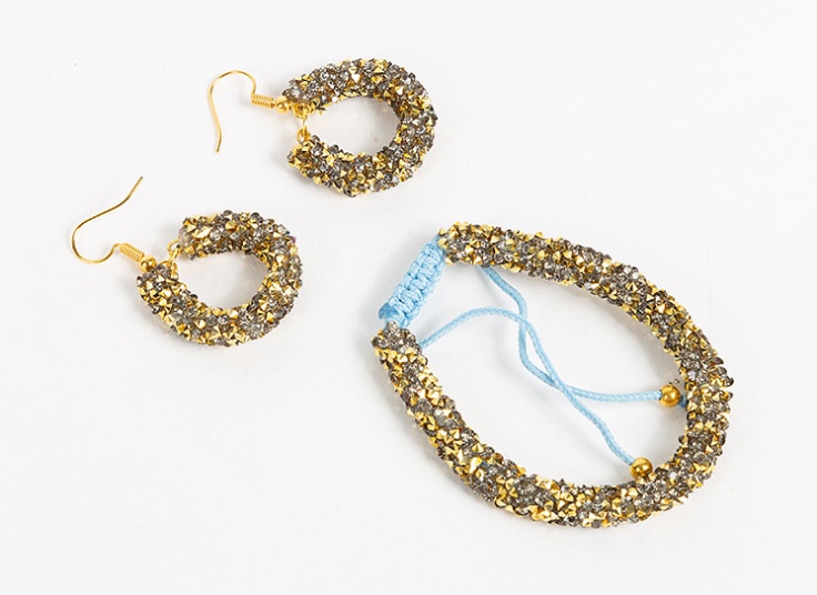 گوشواره و دستبند کریستالی