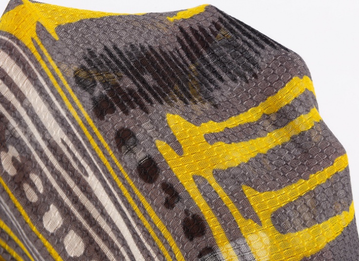 شال طرحدار منگوله دار