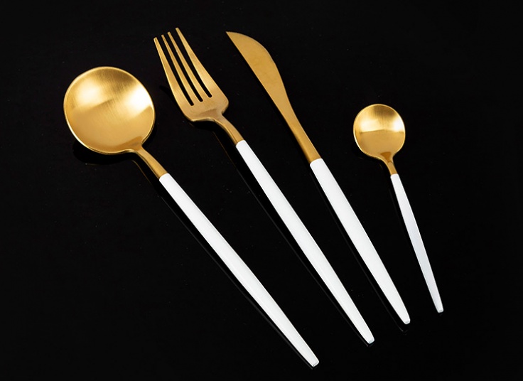 ست چهار پارچه قاشق چنگال طلایی