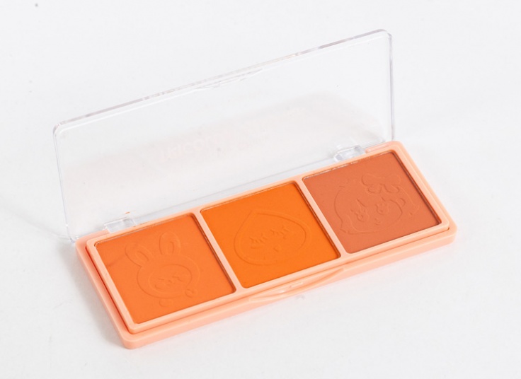 پالت رژگونه 3تایی kiss beauty