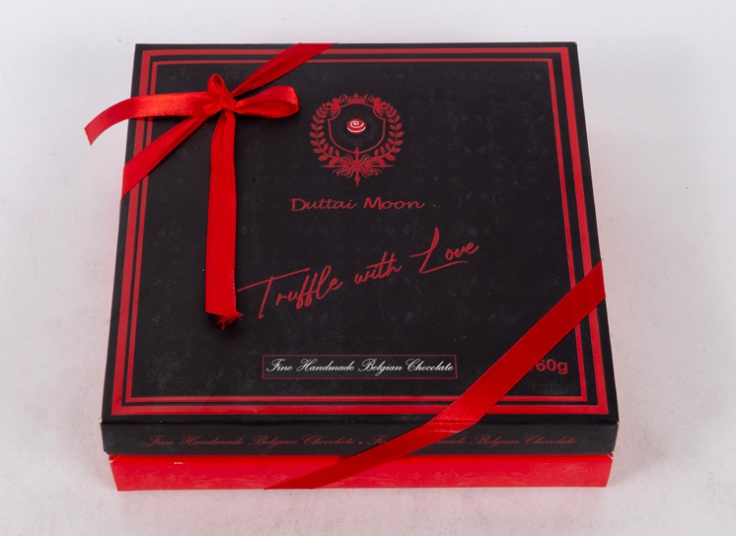 شکلات کادویی DUTTAI MOON