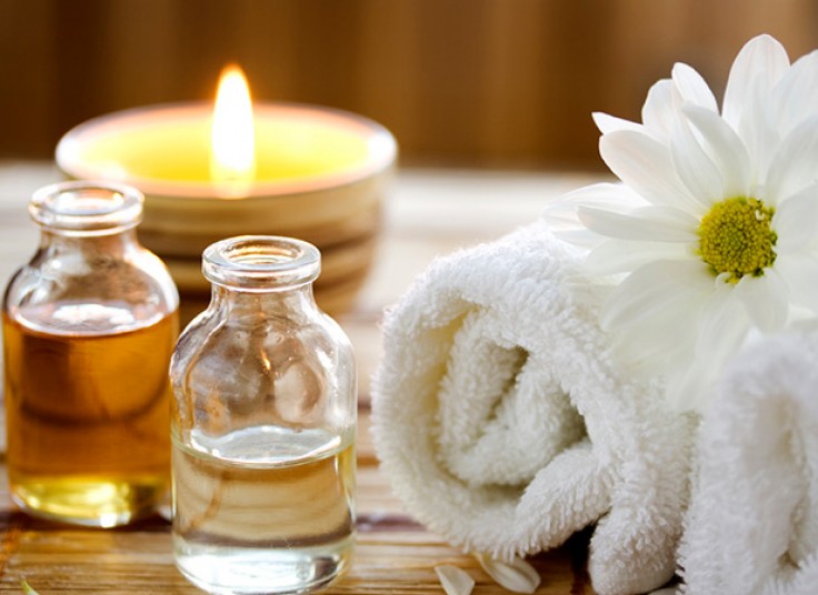 ماساژ صورت و لاغری ریلکسی دکتر زند