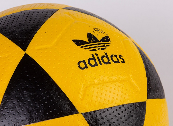 توپ فوتبال Liverpool