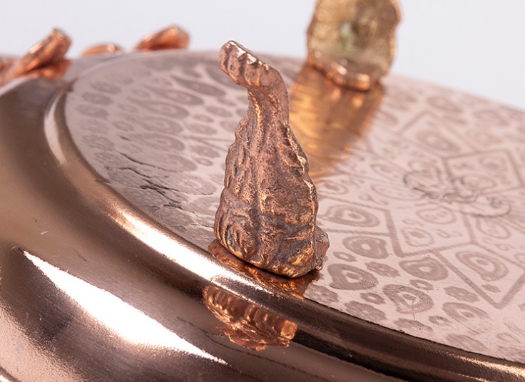 ظروف مسی طرحدار