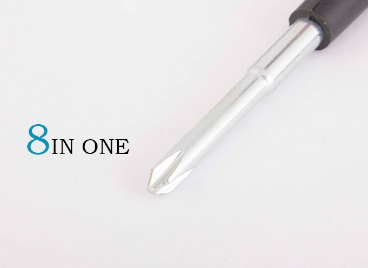 ابزار ۸ کاره با چراغ قوه
