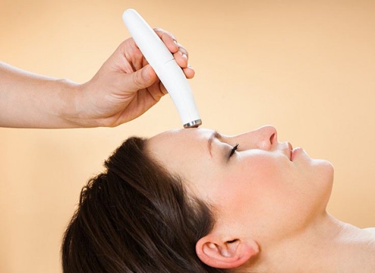 میکرودرم در مطب دکتر شاه حسینی