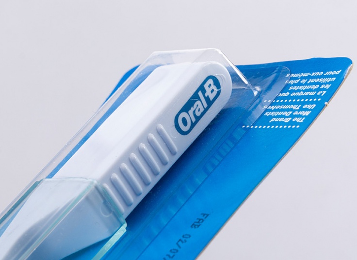 مسواک مسافرتی Oral B