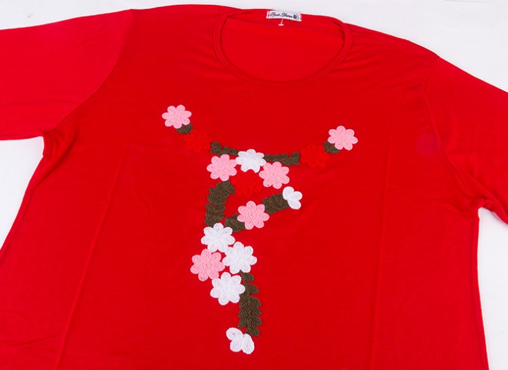 تیشرت زنانه گلدوزی شده Petal