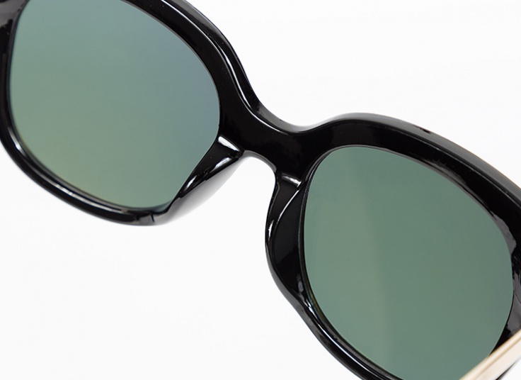 عینک آفتابی رنگی