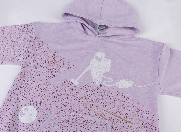 هودی کلاهدار Astronaut