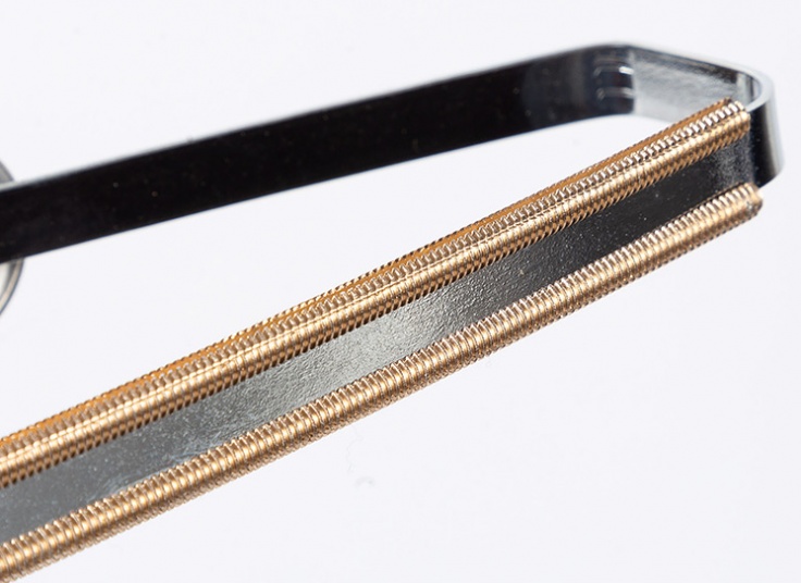 پرزگیر لباس دسته چوبی