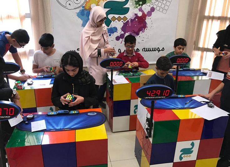 کلاس آموزش روبیک و انواع بازی های فکری