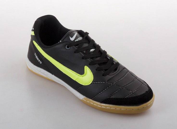 کفش فوتبالی طرح NIKE