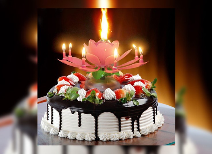 شمع موزیکال جادویی