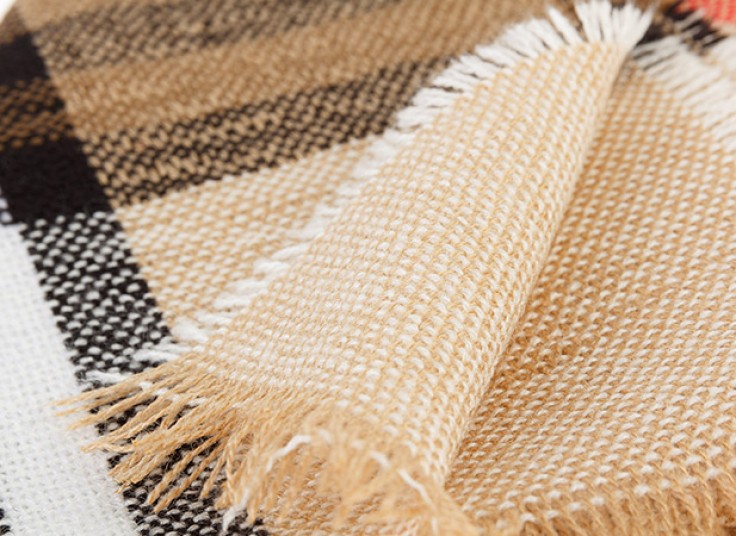 شال و روسری پشمی طرح Burberry