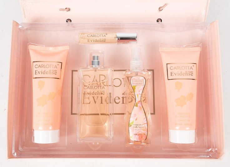 پکیج کادویی محصولات آرایشی CARLOTTA