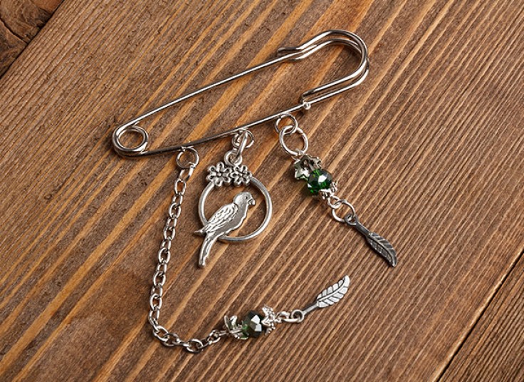 سنجاق سینه دست ساز