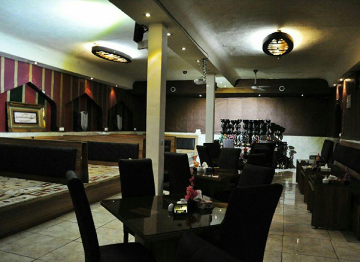 دیزی و سرویس چای و قلیان سرای سنتی دیپلمات