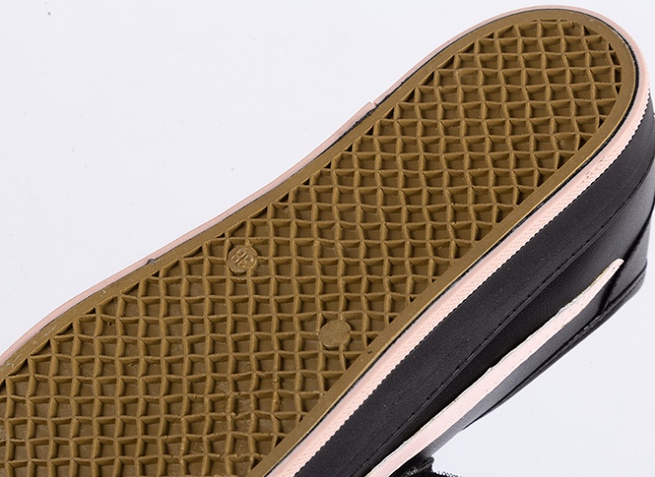 کتانی سه چسب طرح Nike