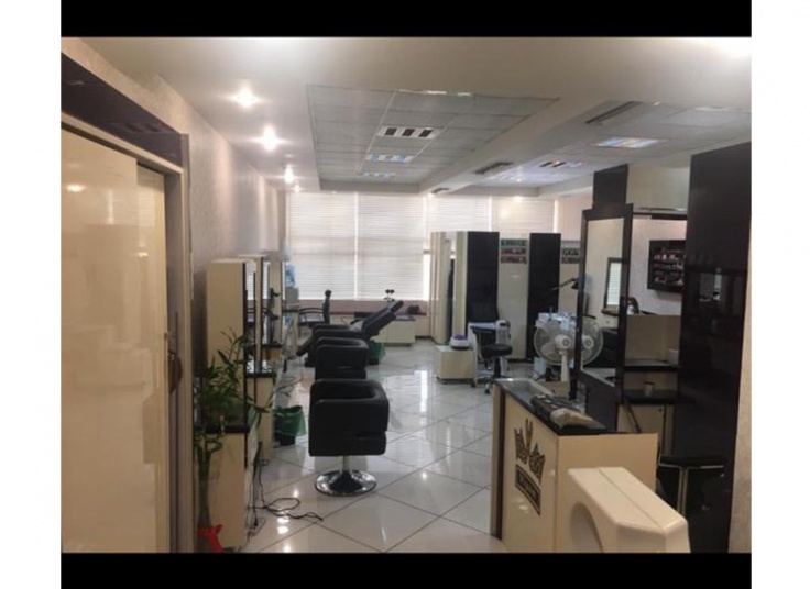 ماساژ صورت و گردن در آرایشگاه ویان