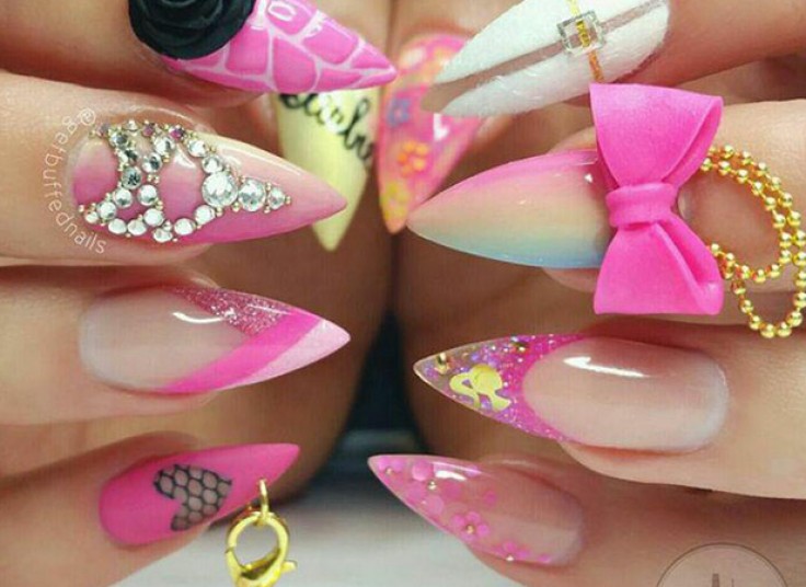 خدمات ناخن سالن زیبایی فریبا