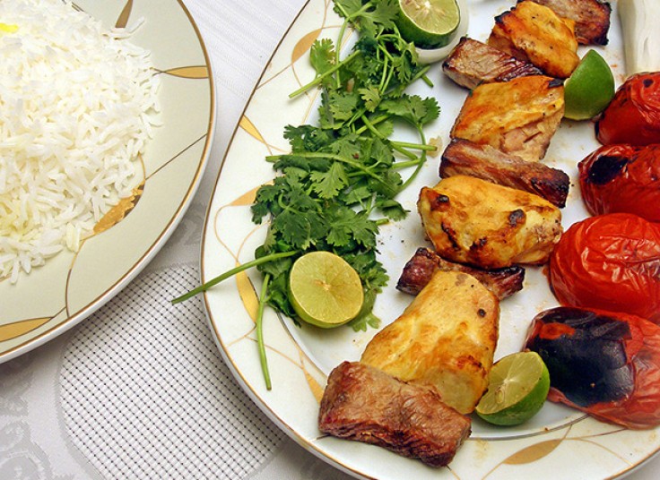 باغچه رستوران محفل