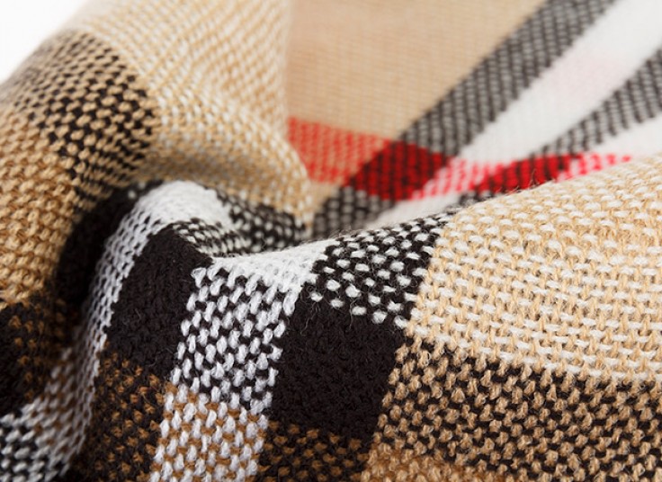 شال و روسری پشمی طرح Burberry