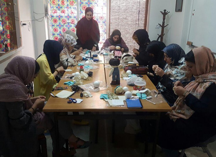 ساخت آویز عروسک روسی در هنر ماندگار پارسی