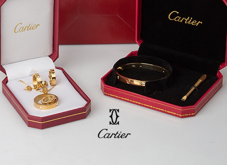 جعبه کادویی دستبند و نیم ست Cartier