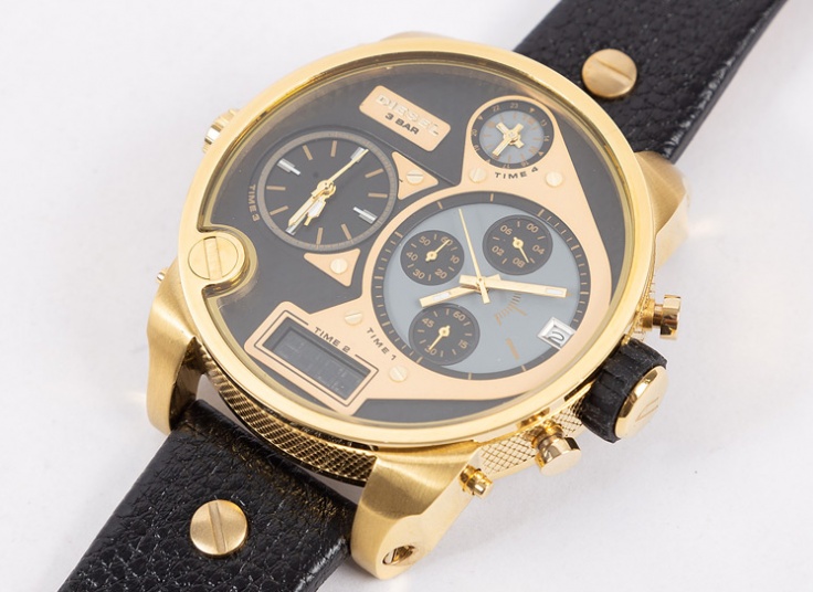 ساعت مچی چهار زمانه طرح Diesel