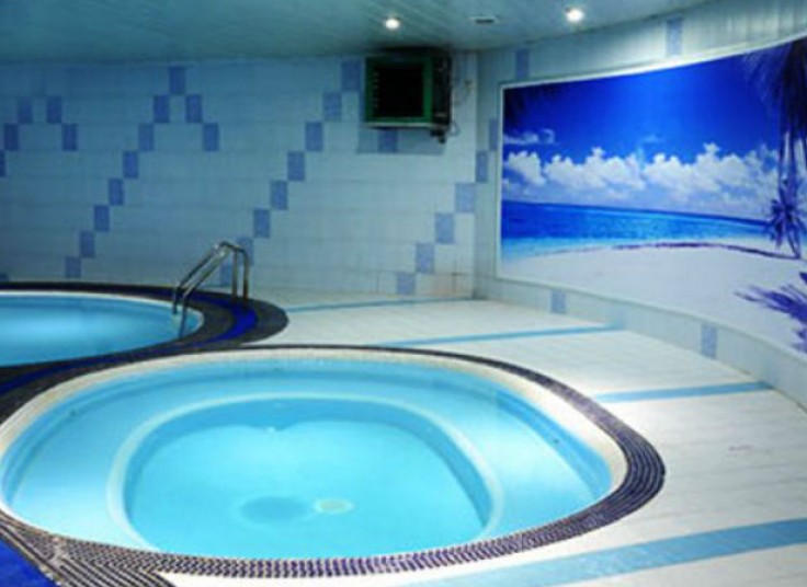 استخر نگین فراز 