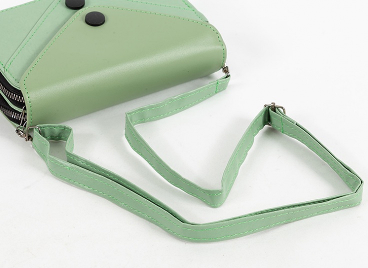 کیف پاسپورتی دکمه دار