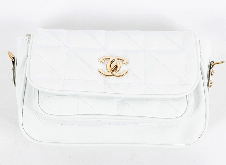 کیف پاسپورتی طرح Chanel