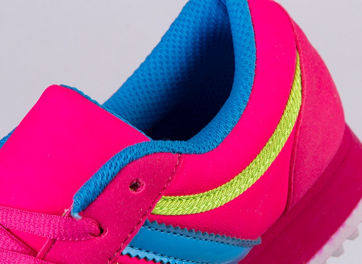 کفش کتانی زنانه adidas