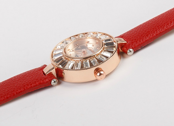 ساعت مچی نگین دار Cartisi