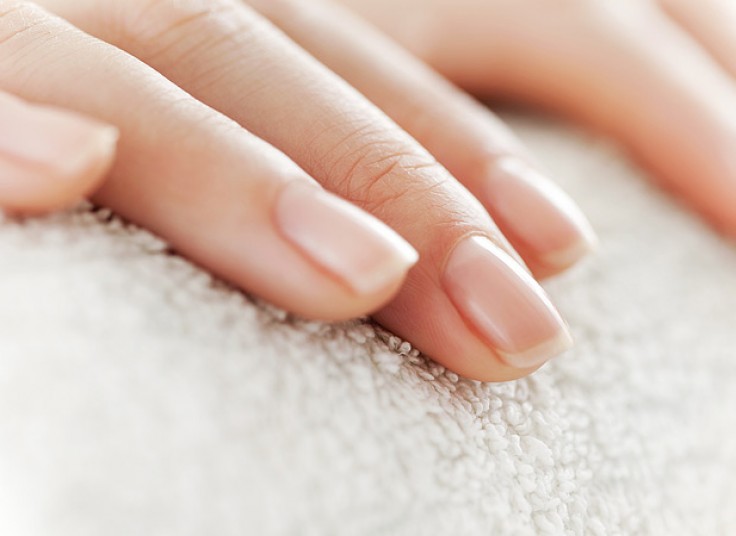 خدمات نوین لاک ژلیش و لمینیت ناخن در بهارگل