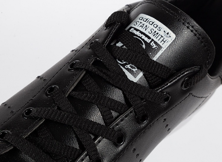 کتانی طرح Stan Smith